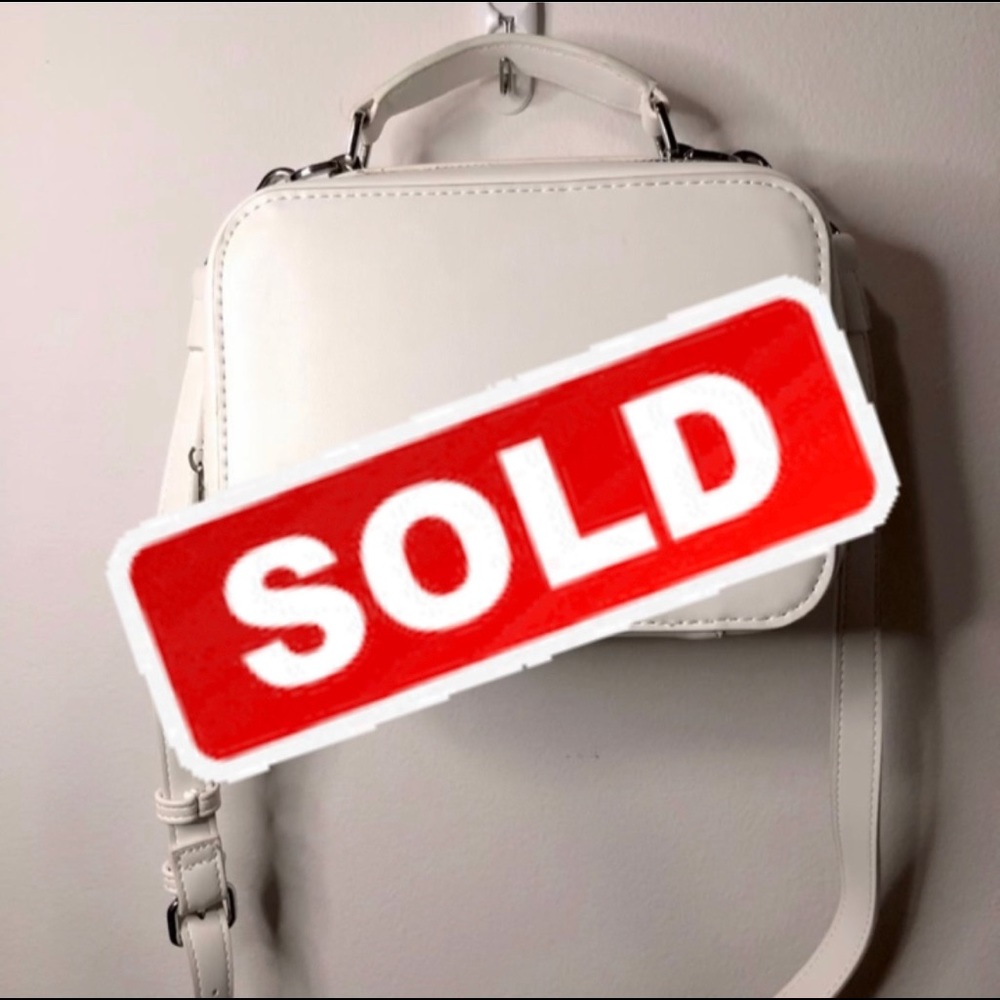 ‼️SOLD‼️White Crossbody Handbag
